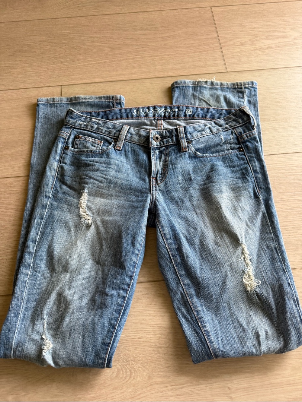 Guess Women’s Light Blue Distressed Skinny Jeans